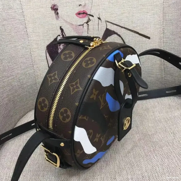 Fashionrepsfam ru 206B570109 Bags LV 0704